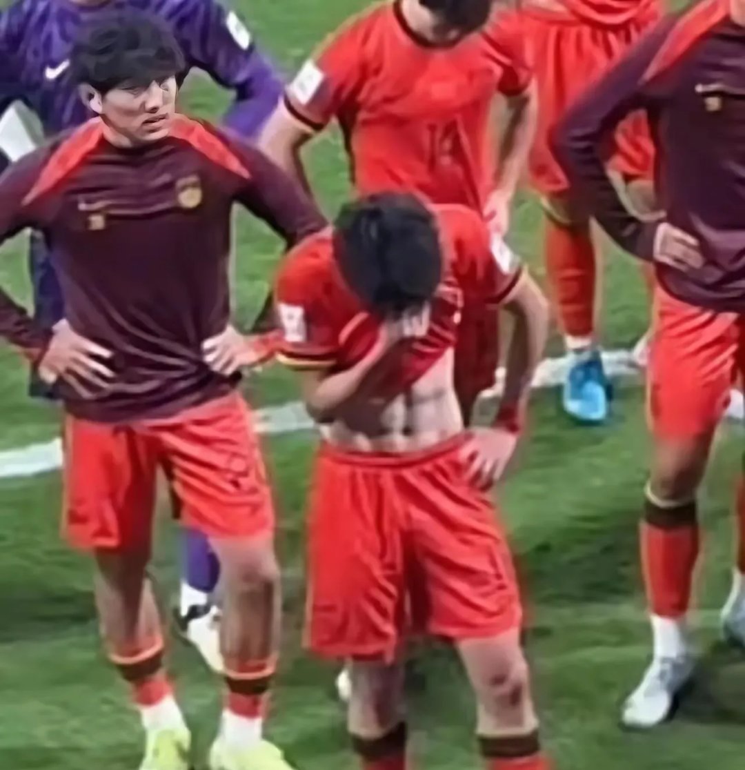 开云体育中国-争议不断的中国足球联赛，球员们背负压力的简单介绍