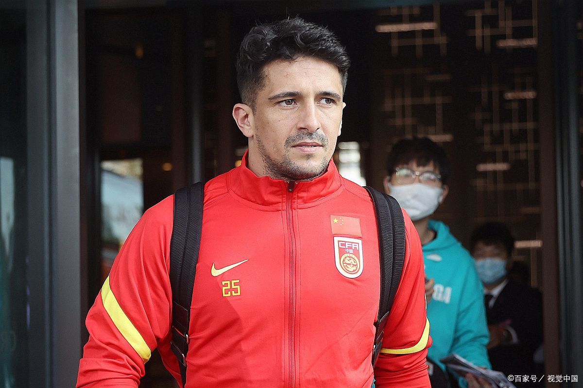 雷恩门将发挥出色，帮助球队取胜