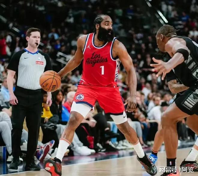 快船内线球员表现稳定,助队取得连胜的简单介绍 快船内线球员表现稳定,助队取得连胜的简单介绍