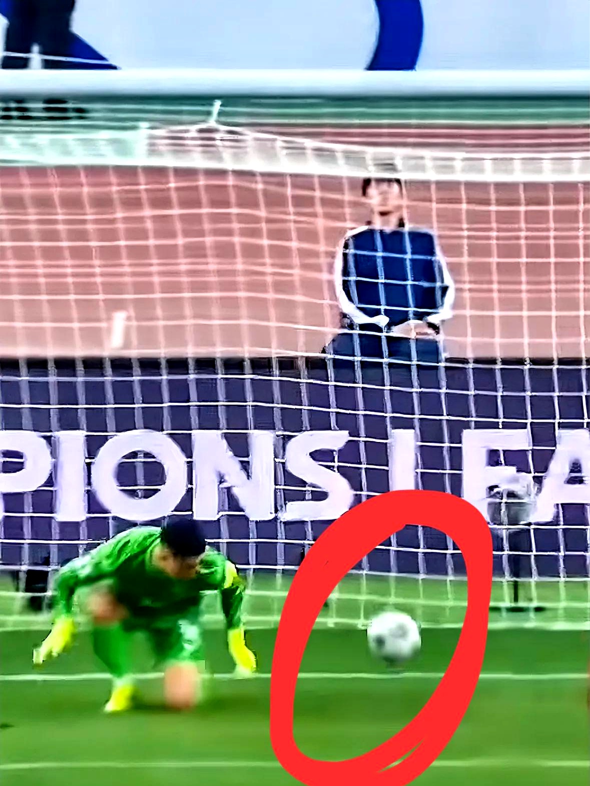 雷根斯堡队防守受挫丢球频繁的简单介绍