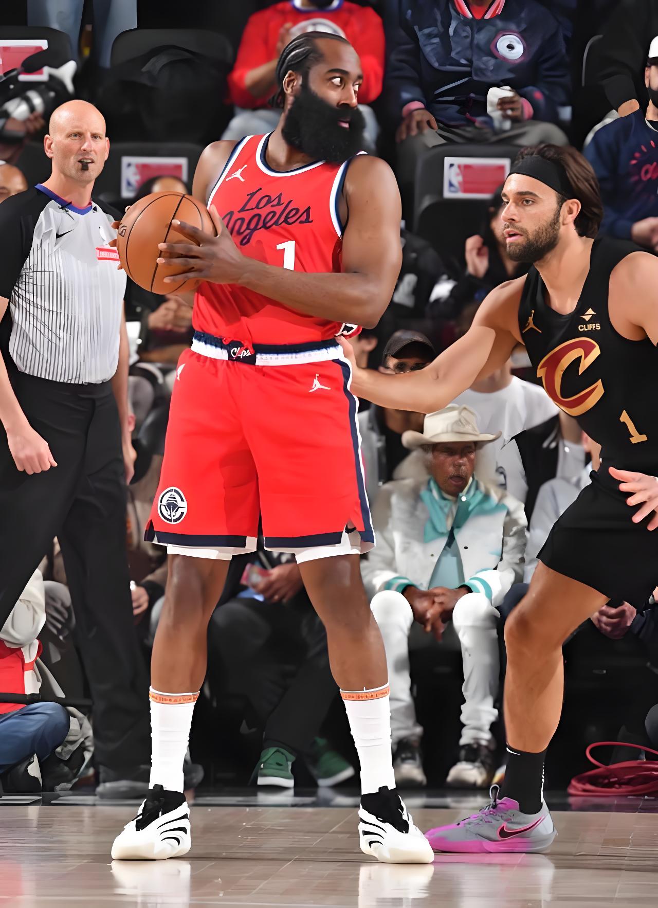 公牛客场大胜黄蜂，莱昂纳德效率赢球