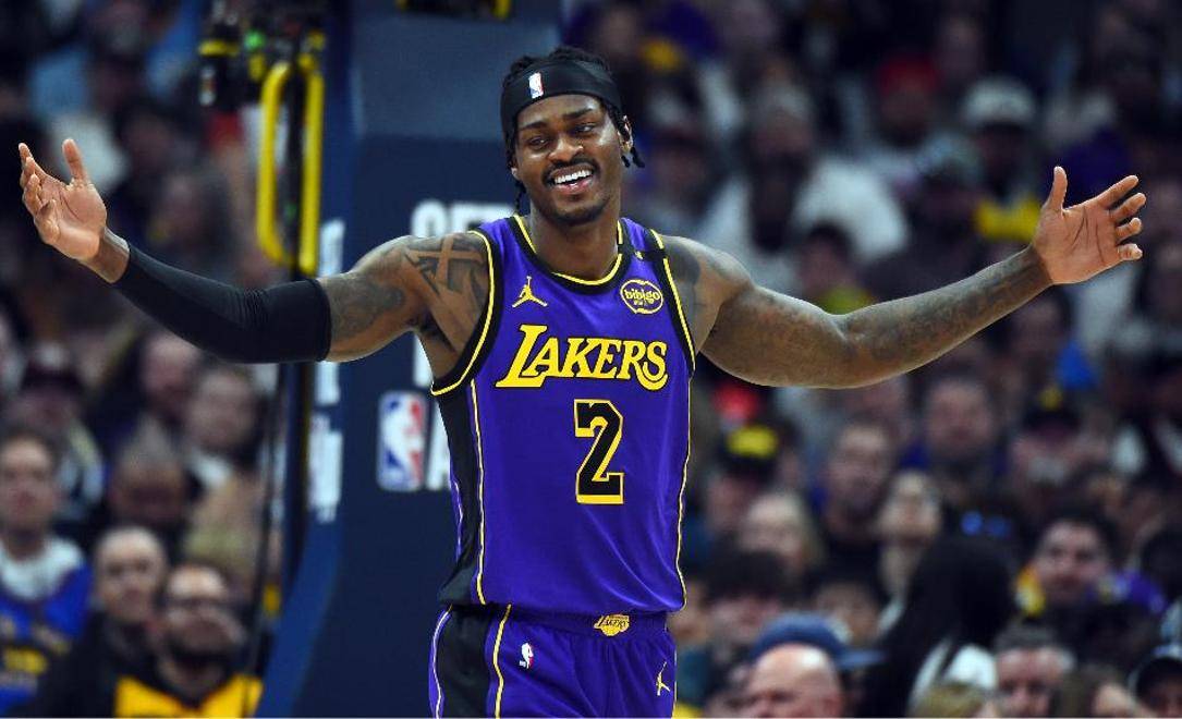 包含科比点评：湖人轻松战胜马刺，表现出色的词条