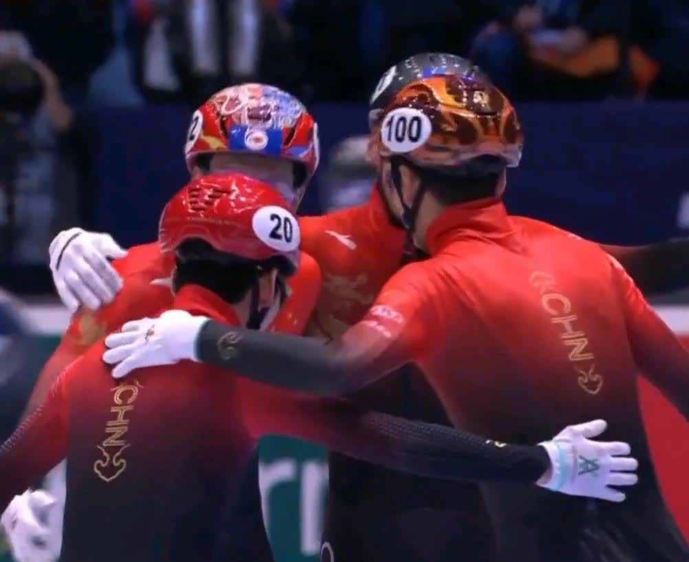 某国选手勇夺冠军,实力凸显 某国选手勇夺冠军,实力凸显