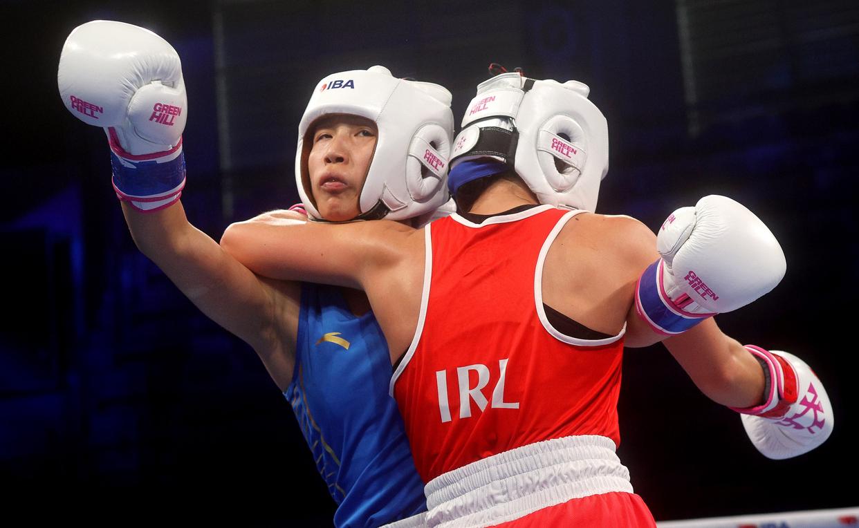 运动场上的热血搏击,女子球队表现强劲的简单介绍 运动场上的热血搏击,女子球队表现强劲的简单介绍