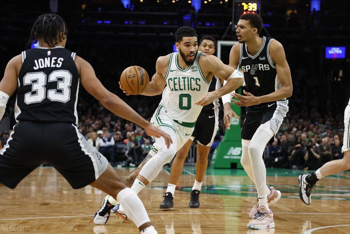 开云体育登录-凯尔特人再灭马刺，东部战局清晰