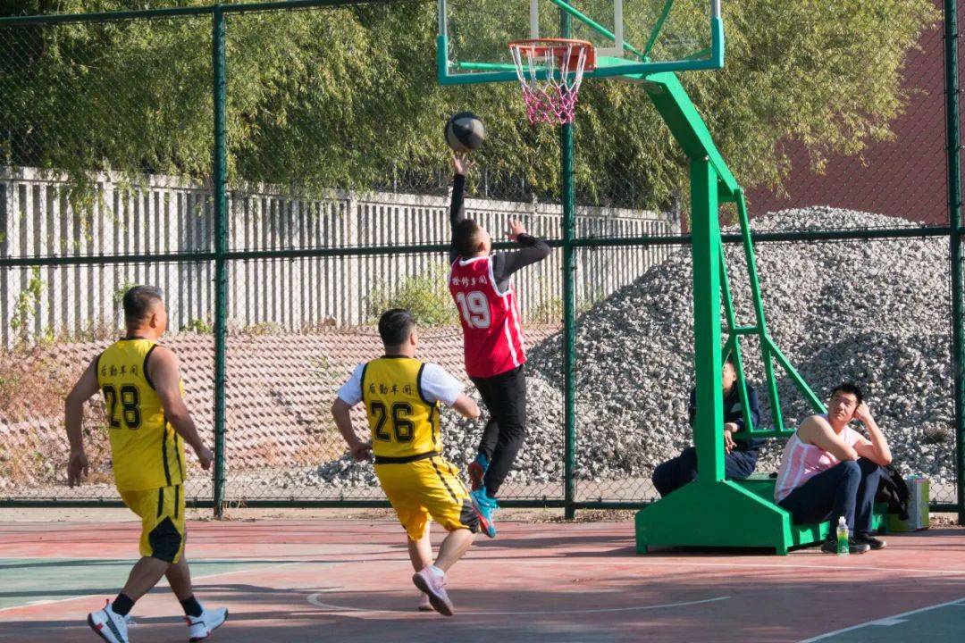 关于篮球赛场奇迹发生,球员们努力拼搏,铸就胜利的信息 关于篮球赛场奇迹发生,球员们努力拼搏,铸就胜利的信息