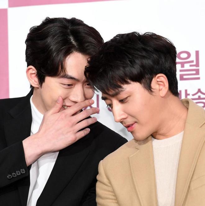 关于激烈對攻，雙方實力均衡，精彩可期！的信息