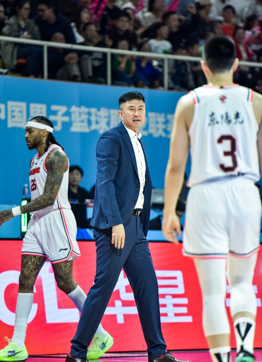 开云体育入口-广东队在赛场上占据优势