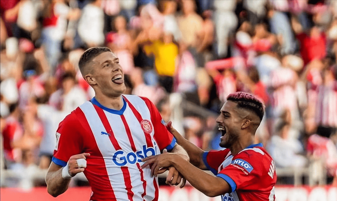 开云下载-乌克兰队在欧预赛中大胜，积分领跑