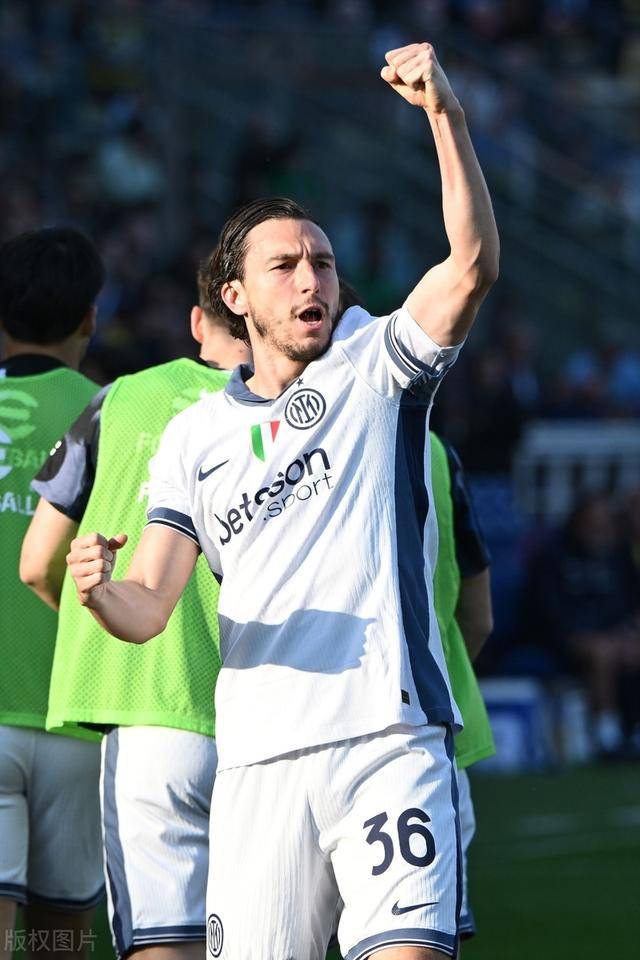 开云体育登录-意甲球员在场上展露出色技术风采