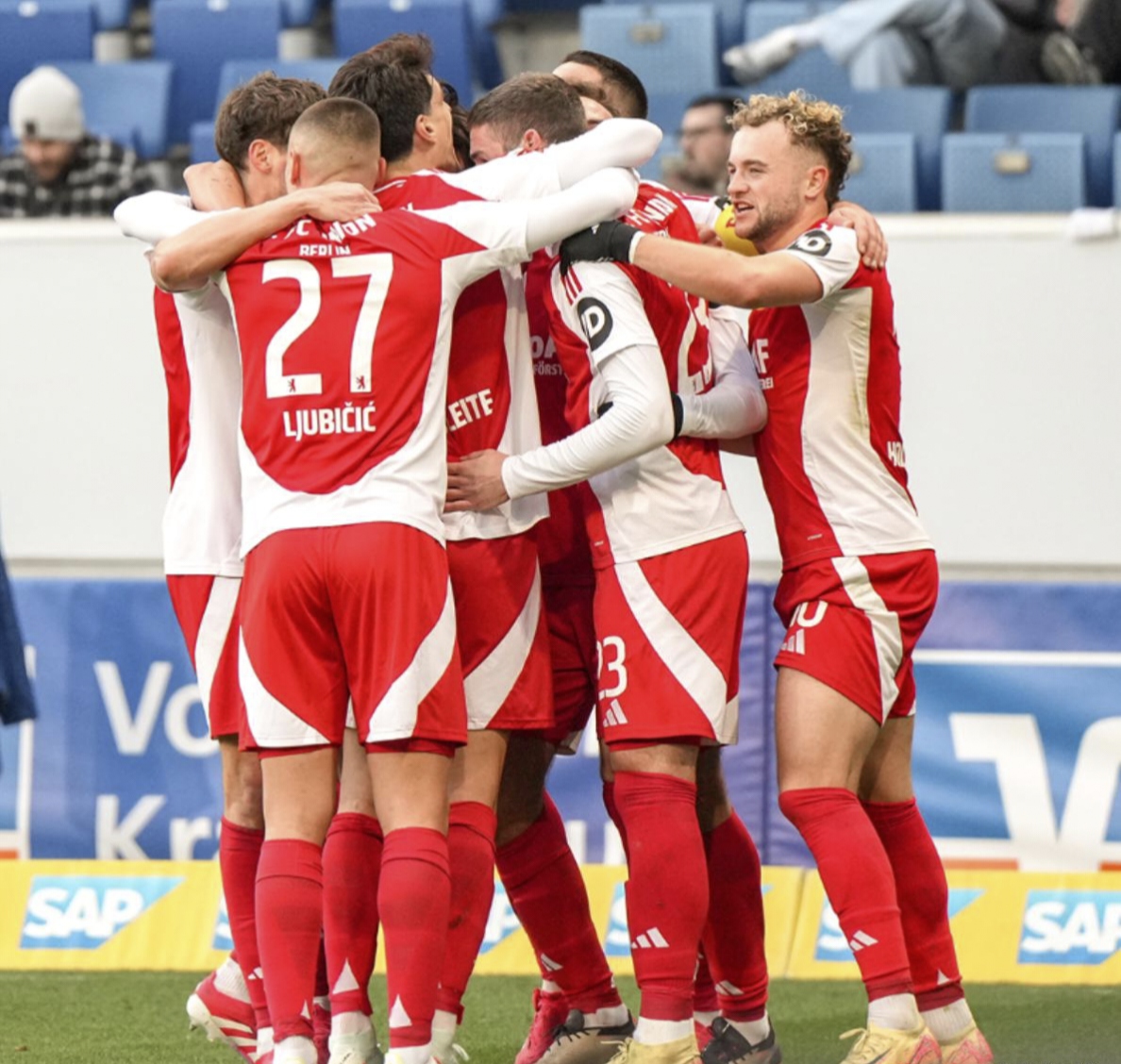 爱尔兰足球比赛：都柏林队取得胜利