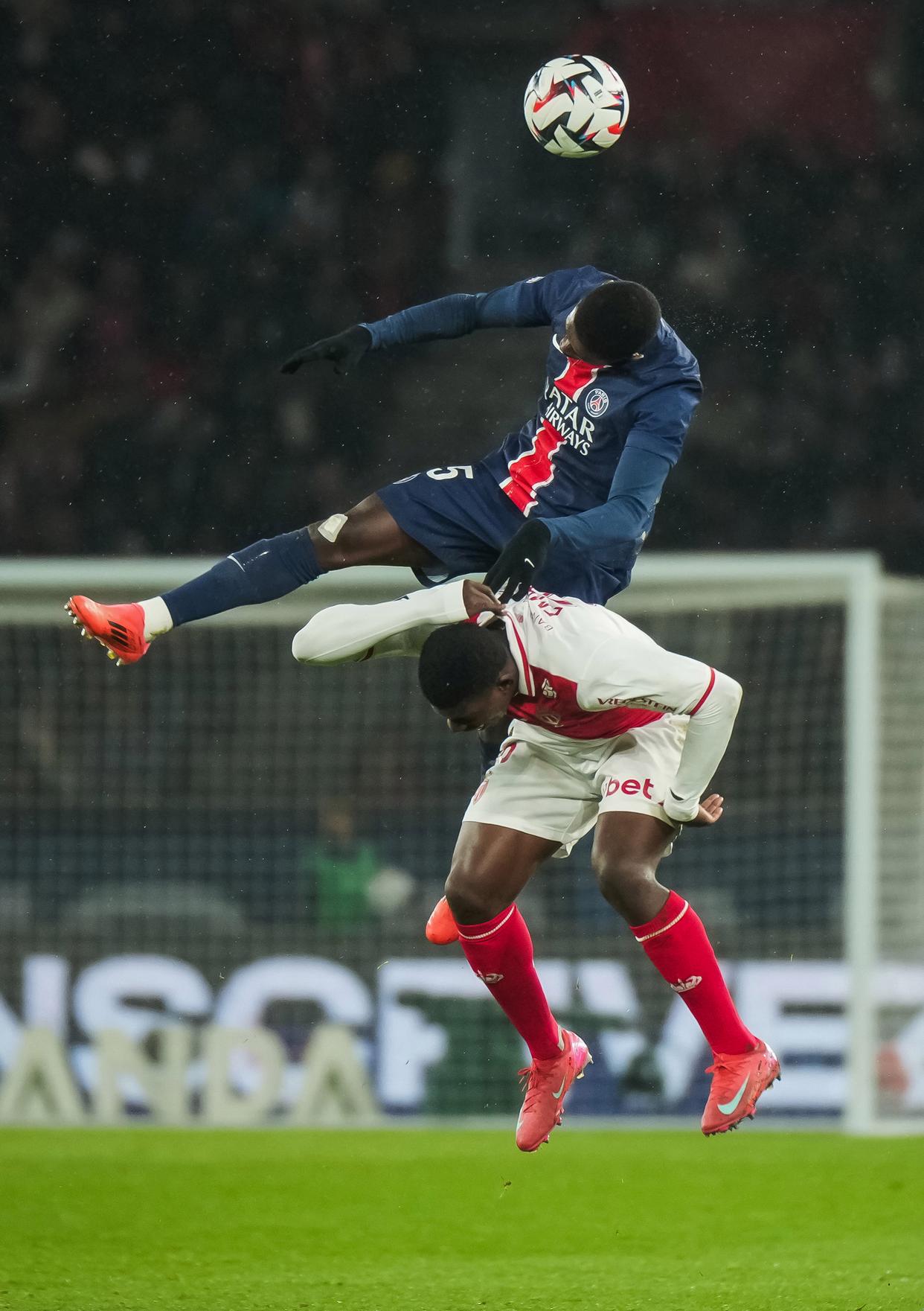 法甲球队在关键比赛中大放异彩 法甲球队在关键比赛中大放异彩