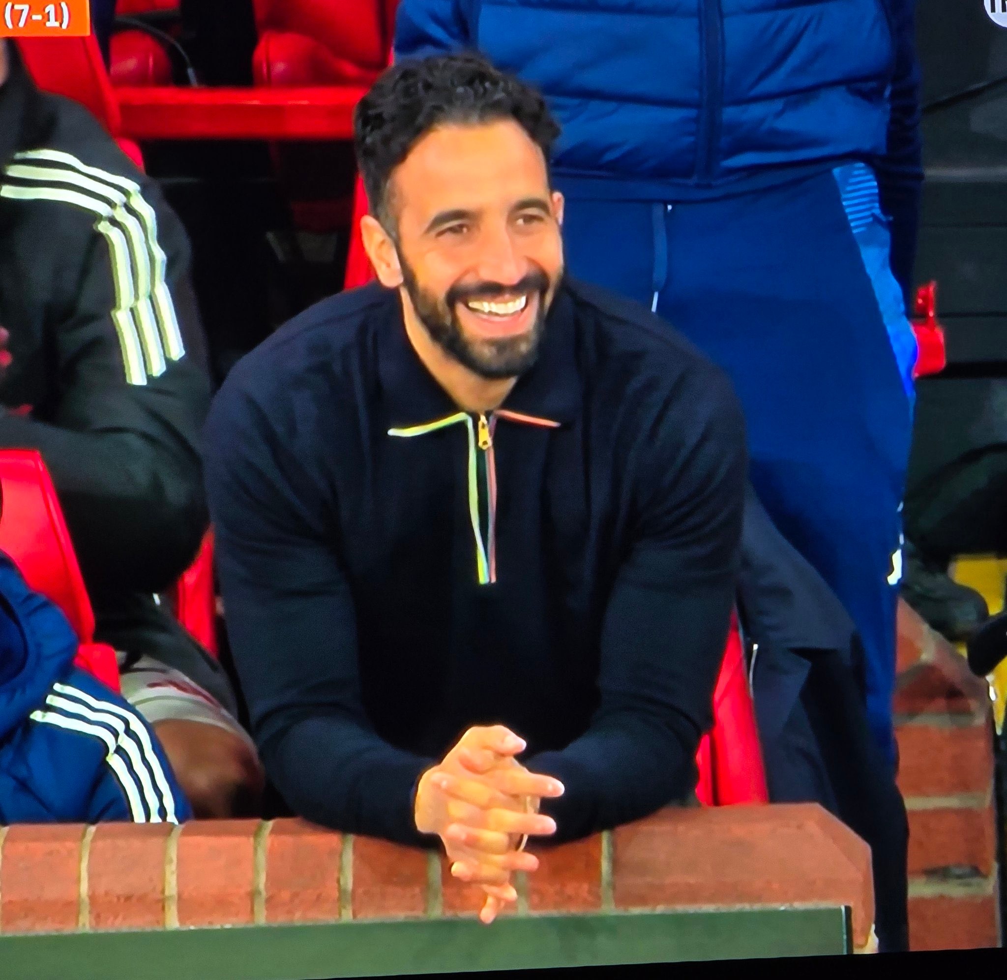 开云下载-曼联2比1击败热刺，豪取三分