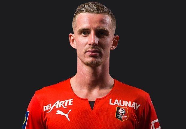 包含雷恩中场接受采访，表示要为球队进一步努力的词条