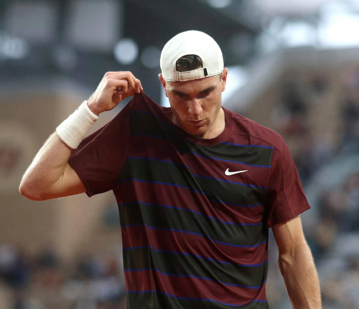 开云体育-关于里昂将面对尼斯，梅尔滕斯成为国家头号前锋的信息