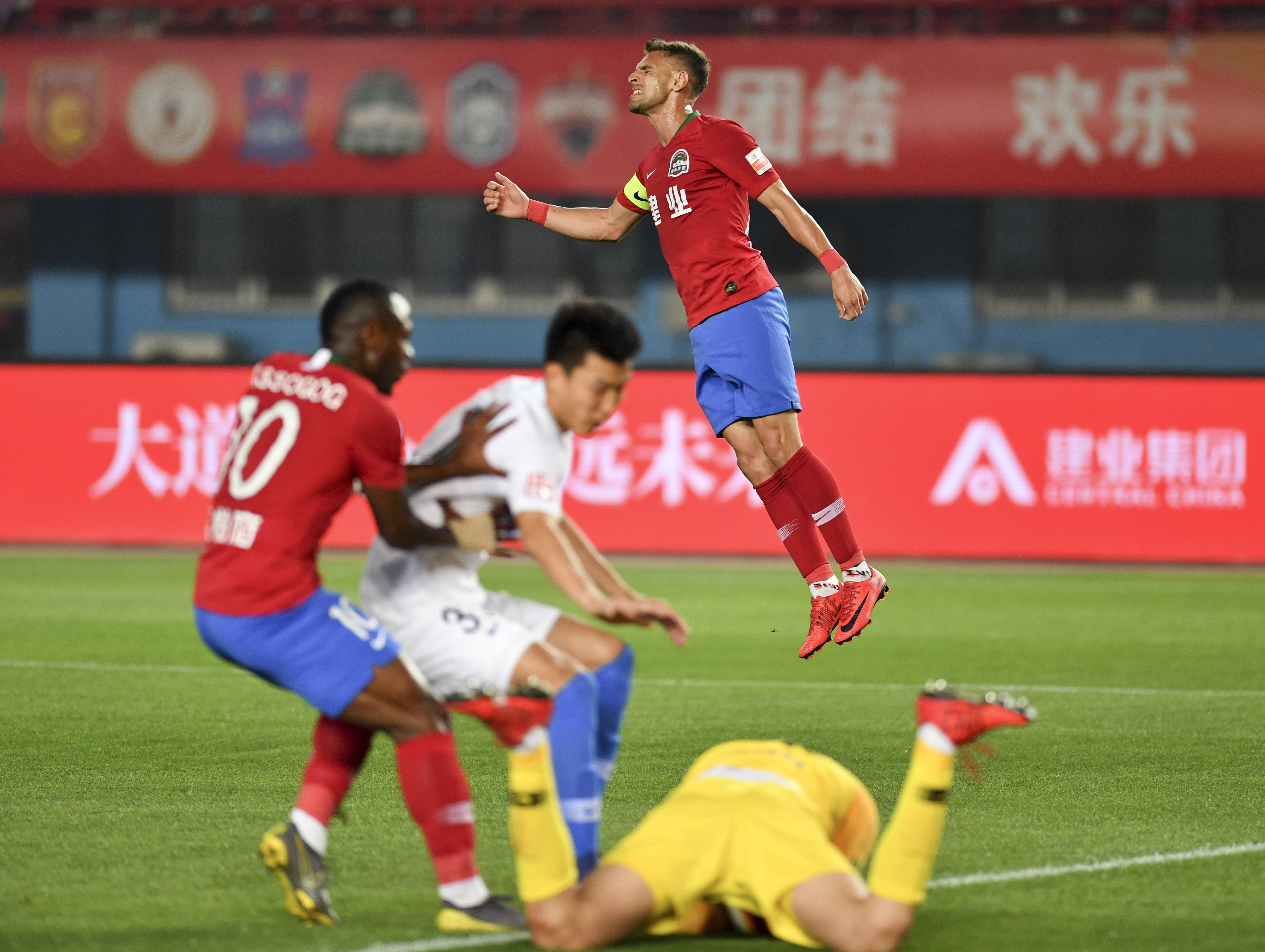 开云体育官网-河南建业球员状态回升，实力逐渐增强的简单介绍