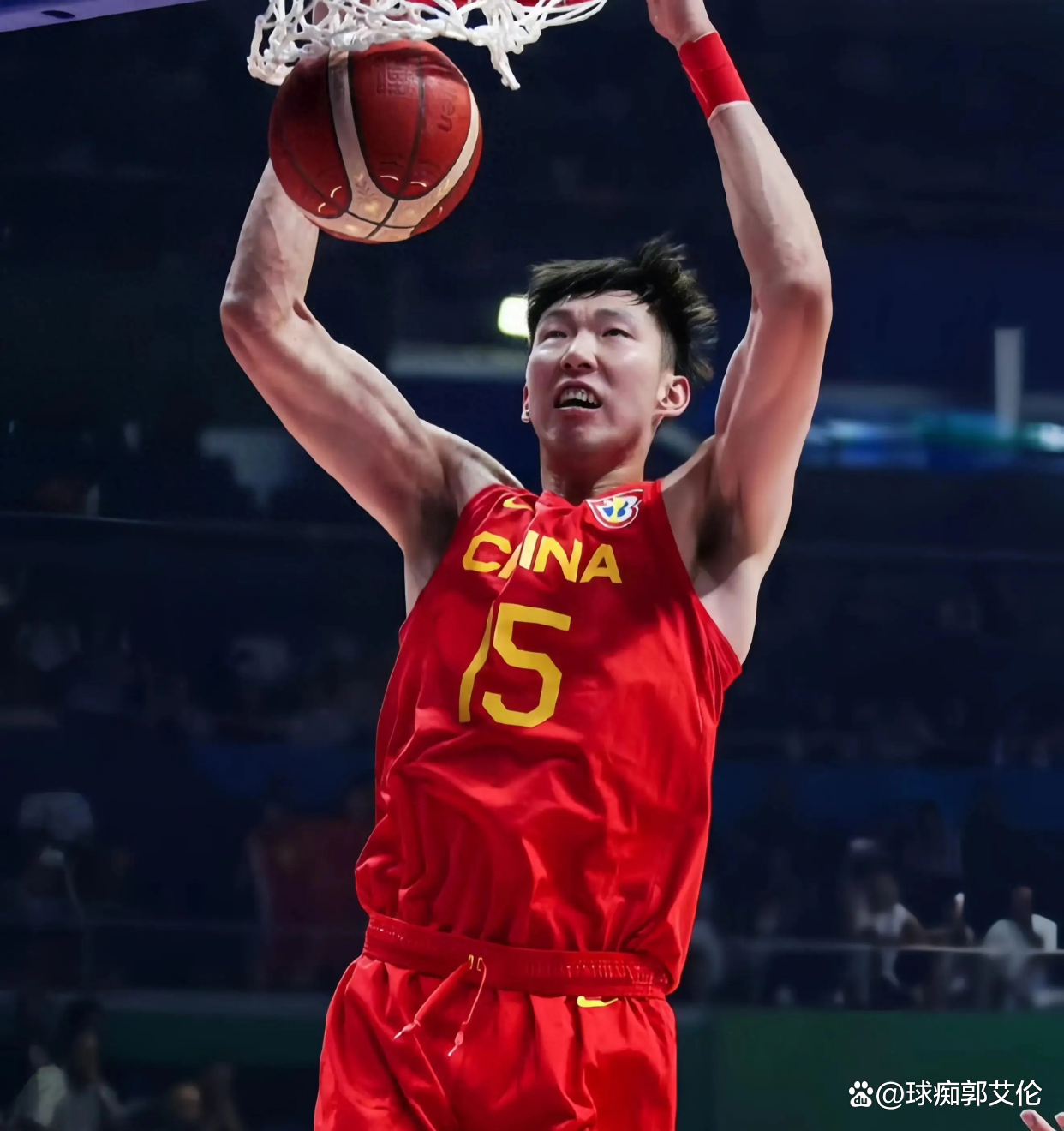 竞技水平一流的篮球选手,展现出强大实力的简单介绍 竞技水平一流的篮球选手,展现出强大实力的简单介绍