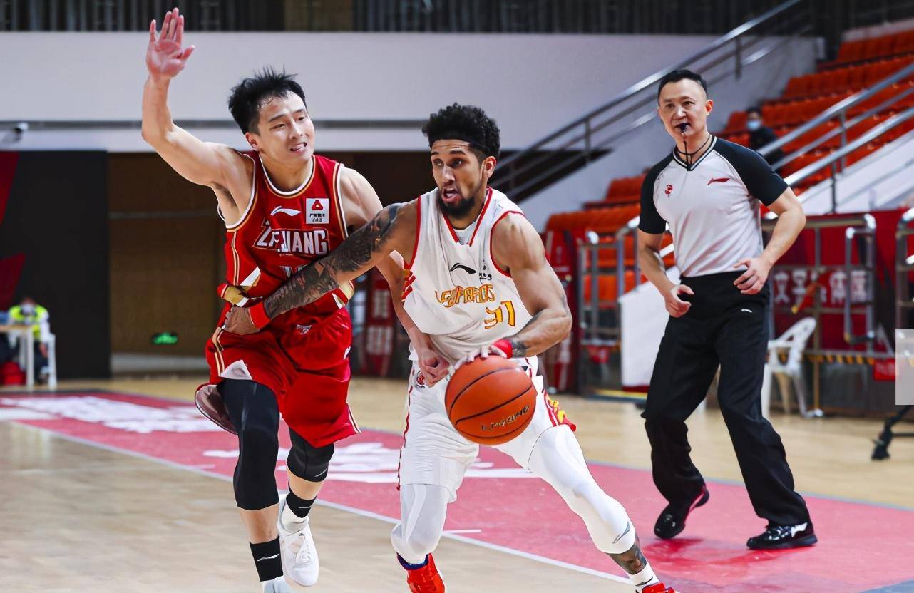 开云体育下载-KT横扫GEN，CoreJJ操刀奇招英雄翻盘八强赛3:1（深圳）