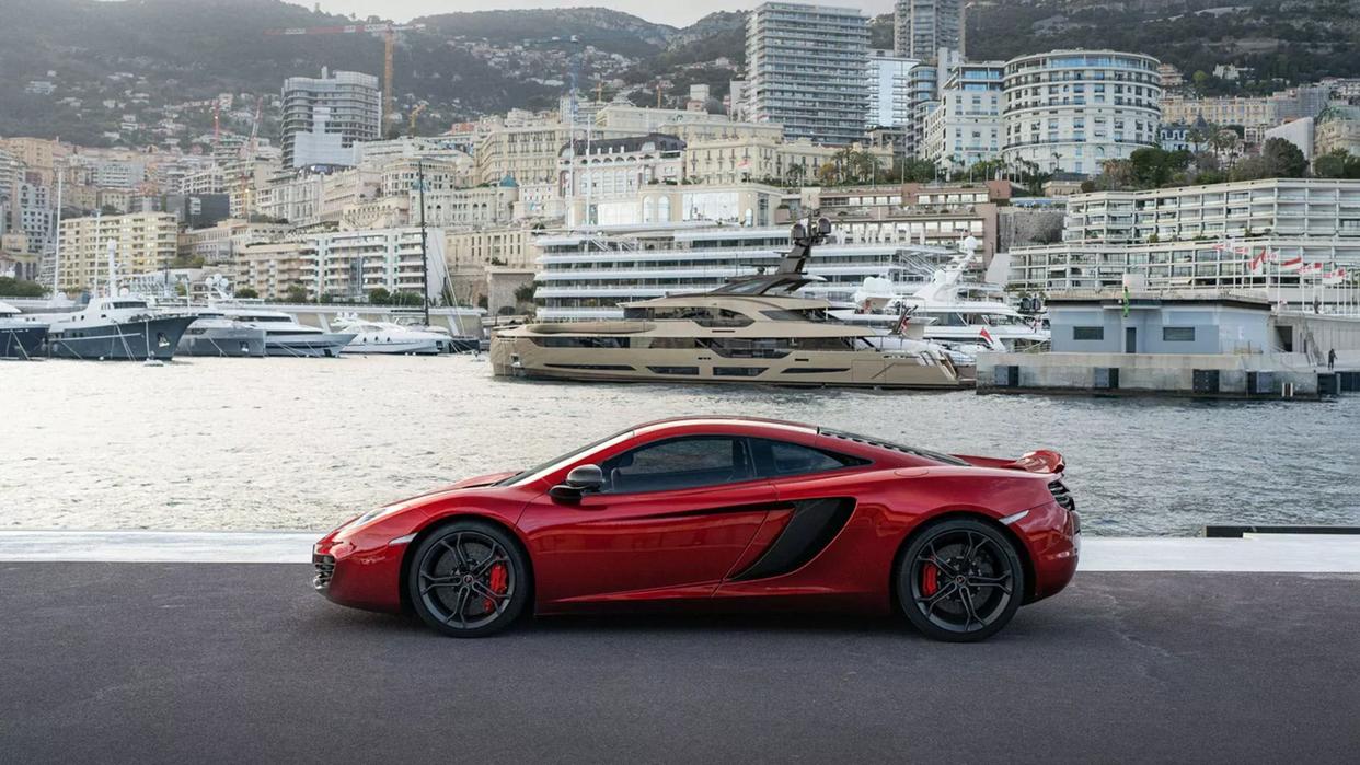 开云官网-梅赛德斯逆转迈凯伦，汉密尔顿惊艳四座